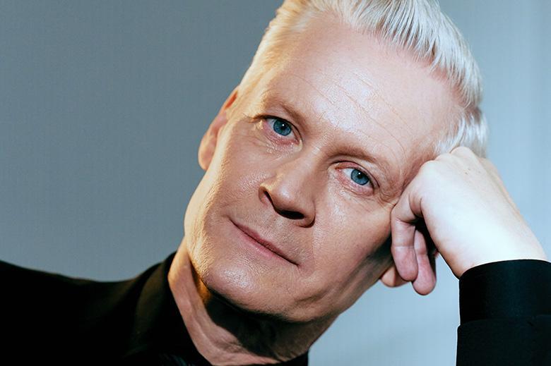 Henrik Fexeus: „Dobrý thriller je jako kouzelnický trik. Občas potřebujete odlákat čtenářovu pozornost jiným směrem.“ Švédský mentalista a hypnotizér představuje svůj první samostatný román.