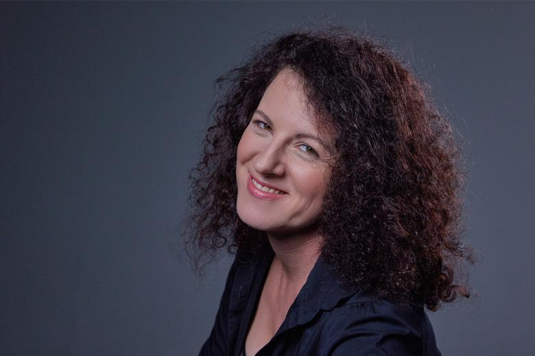 Alena Šteffelová: „Nechtěla jsem napsat pohádku pro dospělé.“ Erotický thriller Charón od české autorky směle konkuruje zahraničním bestsellerům z kategorie dark romance