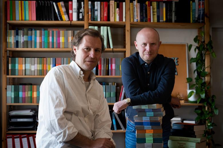 „Po deseti letech vážně pochybuju, jestli bych se do toho pustil, kdybych tehdy věděl, co vím dnes,“ říká Filip Ostrowski, spolumajitel slovensko-česko-polského nakladatelství Absynt, které slaví jubileum