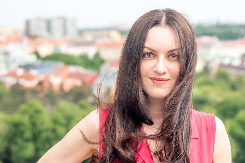 Pavla Horáková: „Složití lidé jsou pro mě mnohem zajímavější, v životě i příbězích.“ V roce 2019 vyhrála cenu Magnesia Litera za prózu, nyní jí vychází nová kniha Okno na západ