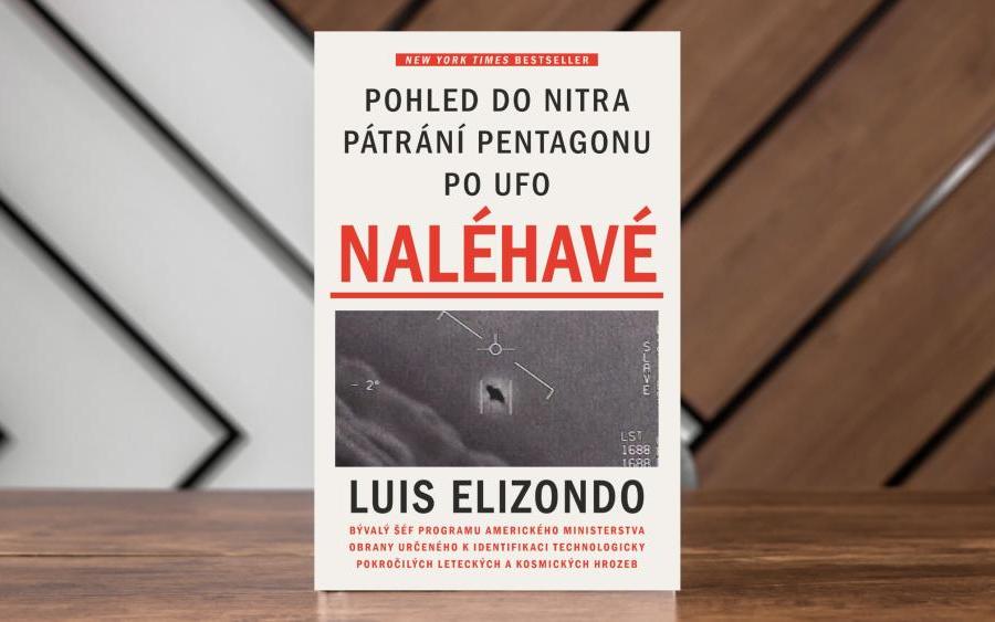 USA to tají už desetiletí. Kniha Naléhavé otevírá Pandořinu skříňku UFO