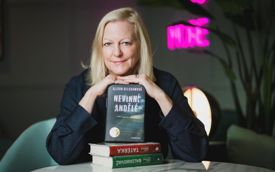 Jak se staví dokonalá vražda? Alison Belshamová odhaluje zákulisí detektivek