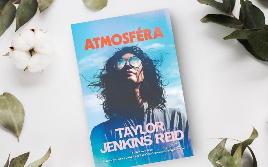 Atmosféra: Román, který rozdrtí předsudky, srdce i vesmír