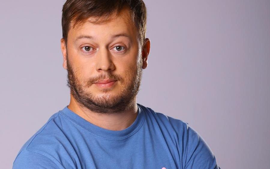 Cestuju, abyste vy nemuseli. A nikdo to nedocení